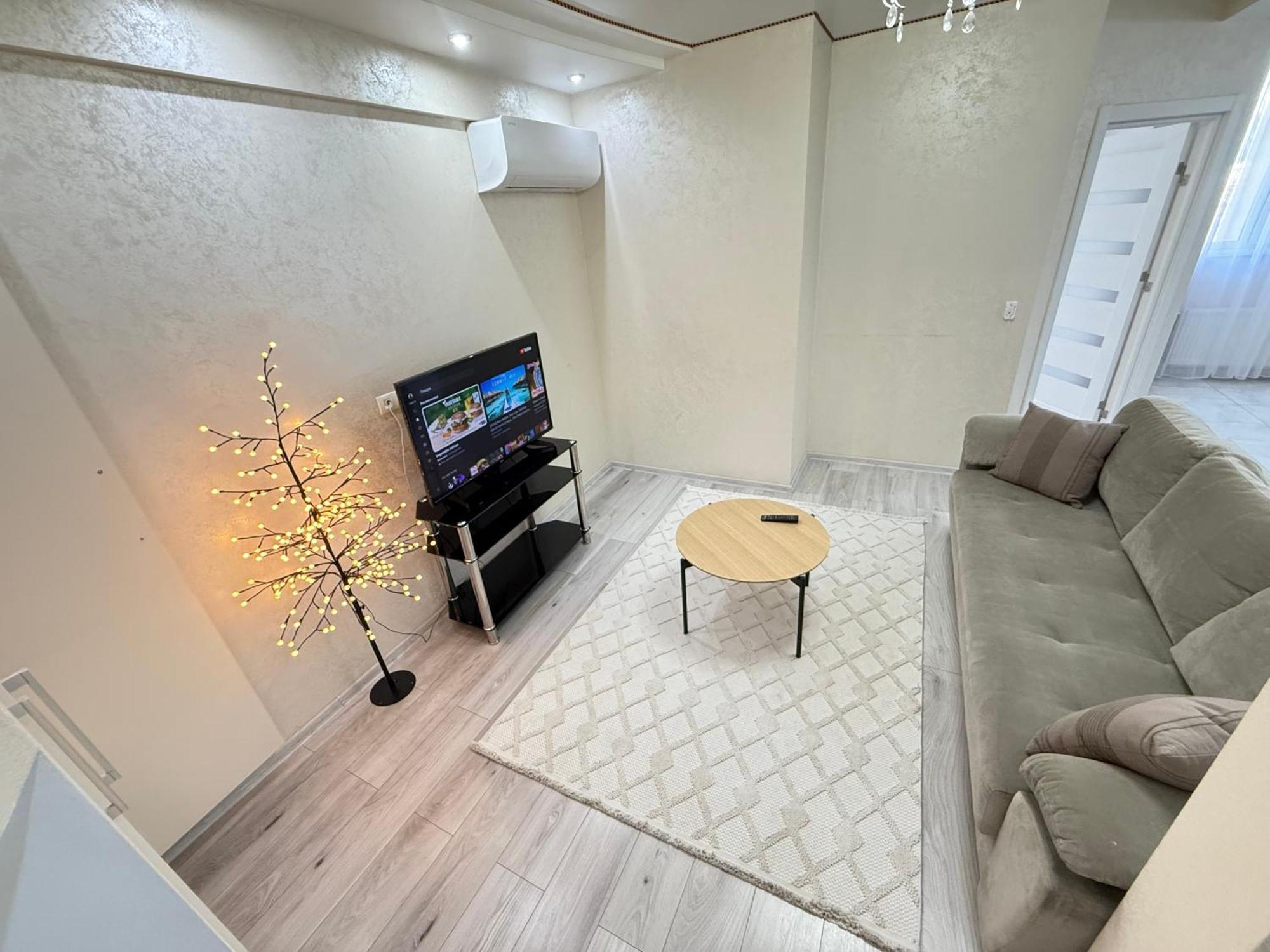 Cozy Two Bedroom Large Apartment Κισινάου Εξωτερικό φωτογραφία